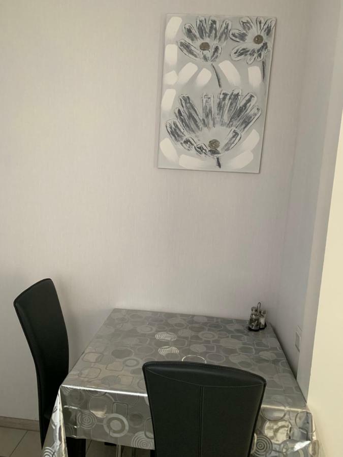 Apartments On Priportovaya,35 Tsjerkasij Eksteriør bilde